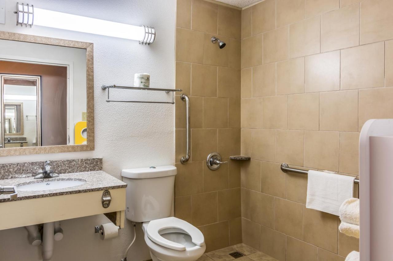 Motel 6-Petersburg, Va - Fort Lee Екстер'єр фото